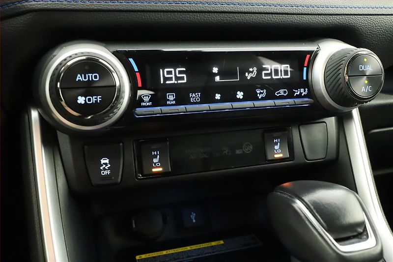 Toyota RAV4 (2020) 2.5 Hybrid - fotka 17 z 20