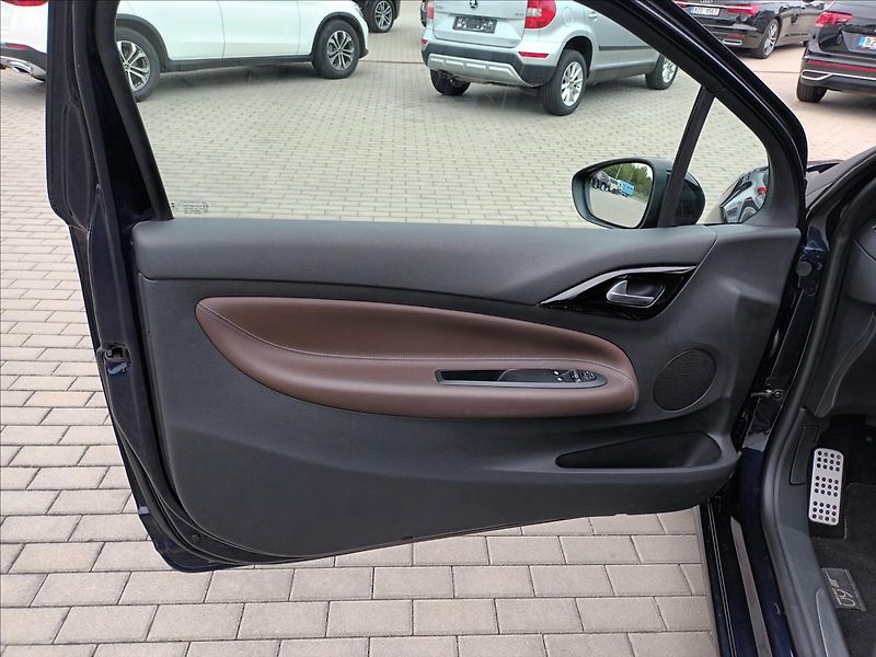 Citroën DS3 1,2 PT,81KW,DIGIKLIMA,KOLA - fotka 17 z 47