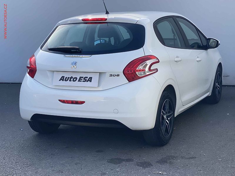 Peugeot 208 (2013) 1.2 VTi, ČR - fotka 4 z 17