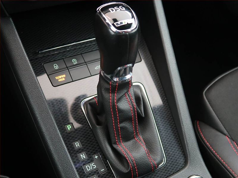 Škoda Octavia (2015) RS 2.0 TSI, Automat - fotka 16 z 22