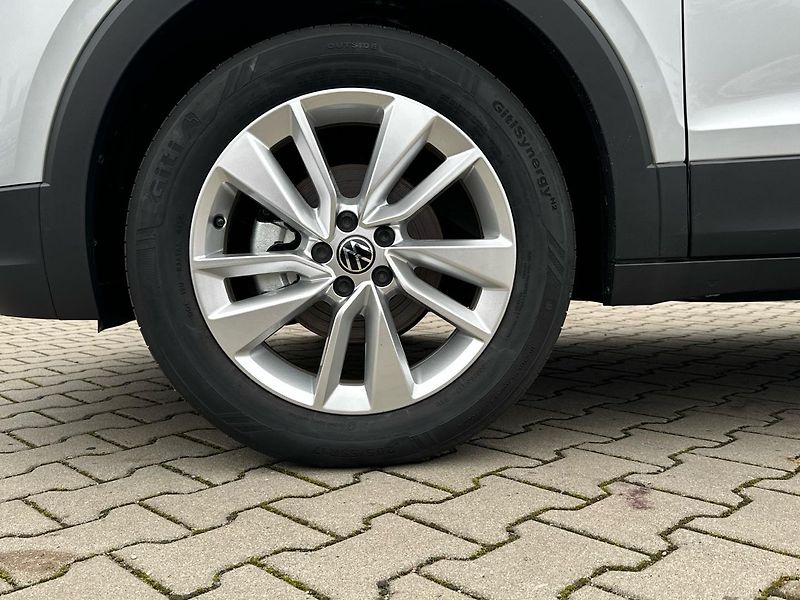 Volkswagen T-Cross People 1,0 TSI - fotka 10 z 23