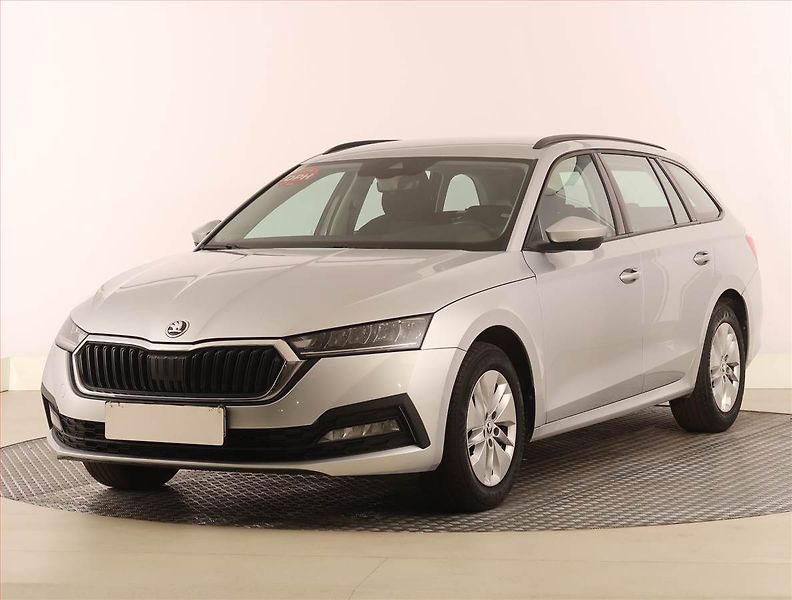 Škoda Octavia (2022) Ambition 2.0 TDI, ČR,1.maj - fotka 2 z 24