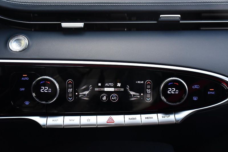 Genesis GV70 2.2 AWD SPORT LINE 1M - fotka 32 z 48