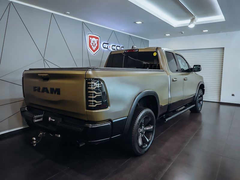 Dodge RAM 1500 5.7 REBEL 295 kW - fotka 4 z 34