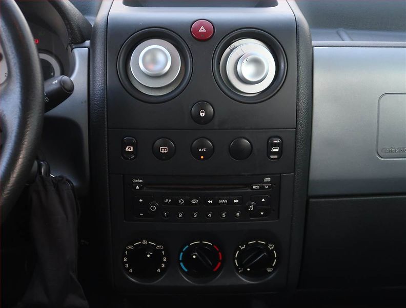 Citroën Berlingo (2005) 1.6 16V , 5Míst, 1Maj - fotka 12 z 15