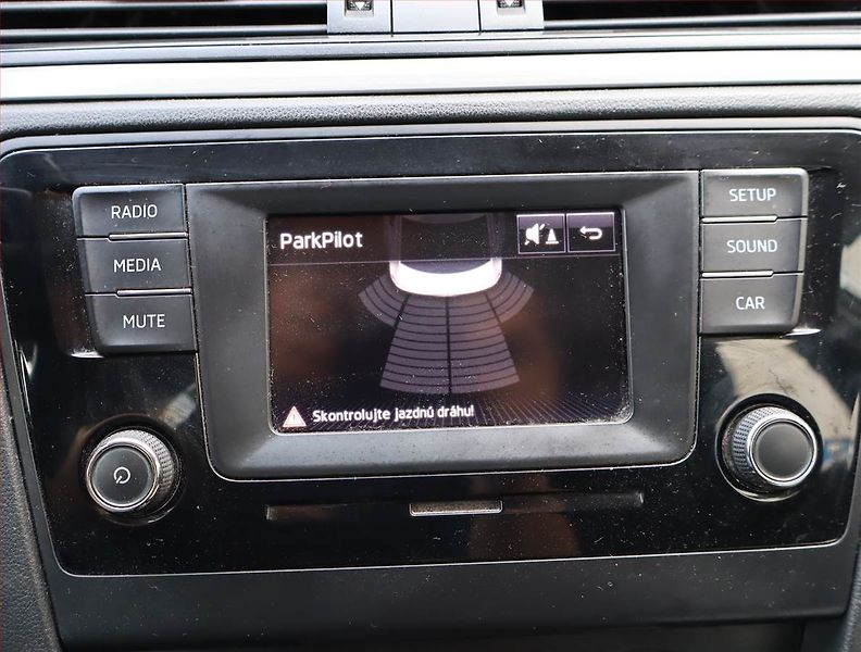 Škoda Rapid (2017) 1.2 TSI, Park. senzory - fotka 18 z 18
