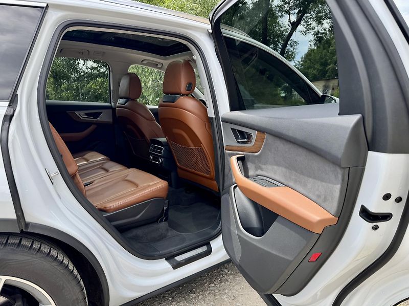 Audi Q7 3.0 TDI HNĚDÁ KŮŽE MAX - fotka 39 z 49