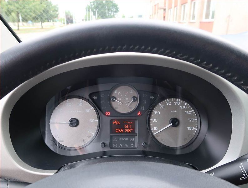 Citroën Berlingo (2014) 1.6 HDi, 5Míst, ČR - fotka 11 z 18