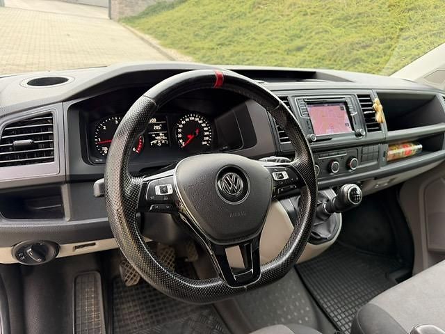 Volkswagen Transporter (2016) - fotka 12 z 12