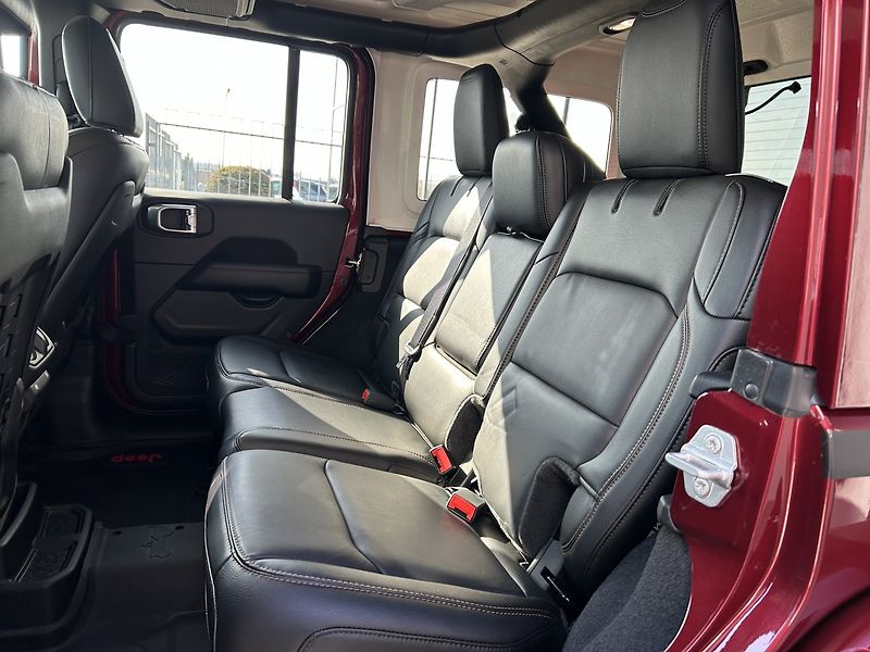 Jeep Wrangler Unlimited Rubicon 392 V8 - fotka 29 z 35