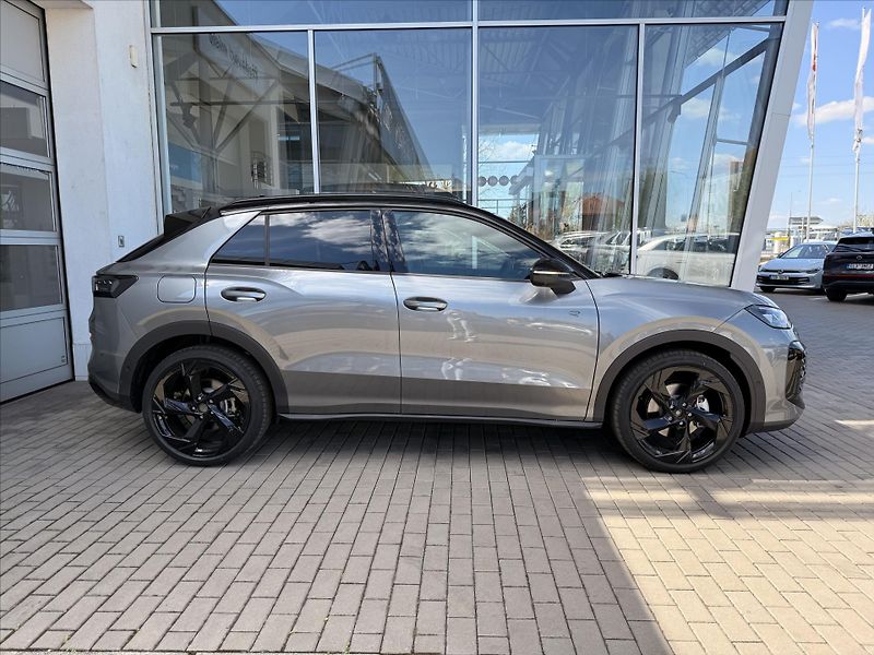 Volkswagen T-Roc (2026) 1,5 eTSI 110 kW 7DSG  R-Line - fotka 5 z 14