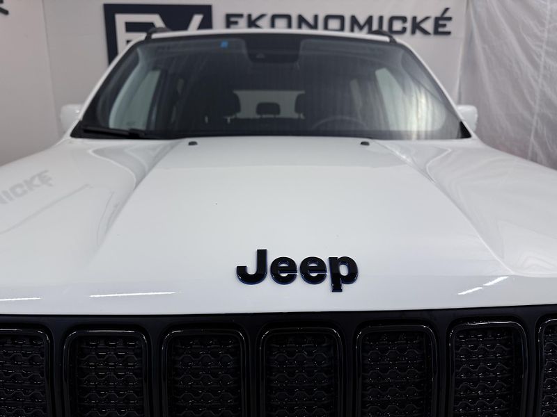 Jeep Renegade (2022) 1.3 T4 REZERVOVÁNO - fotka 16 z 43