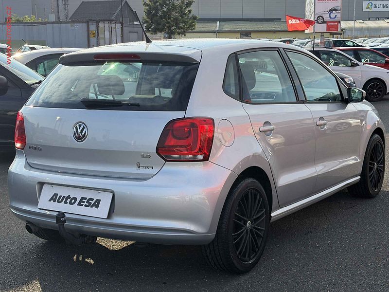 Volkswagen Polo (2009) 1.4, ČR, AC - fotka 4 z 15