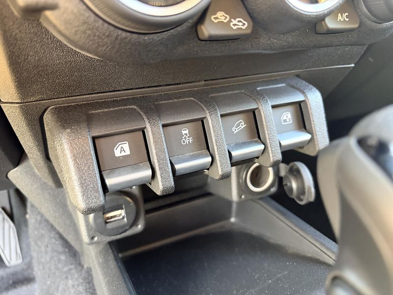 Suzuki Jimny 1,5 VVT AllGrip Long - fotka 19 z 33