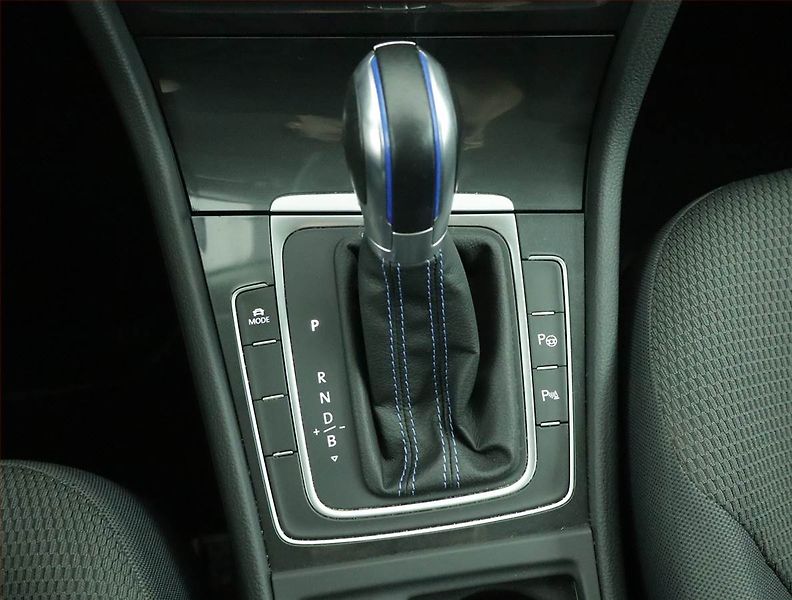 Volkswagen Golf (2018) 32 kWh - 37 Ah, SoH 84% - fotka 13 z 18