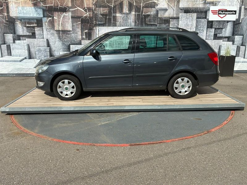Škoda Fabia (2010) 1.2TSi,63KW,VYHŘ.SEDADLA,TEMP. - fotka 4 z 21