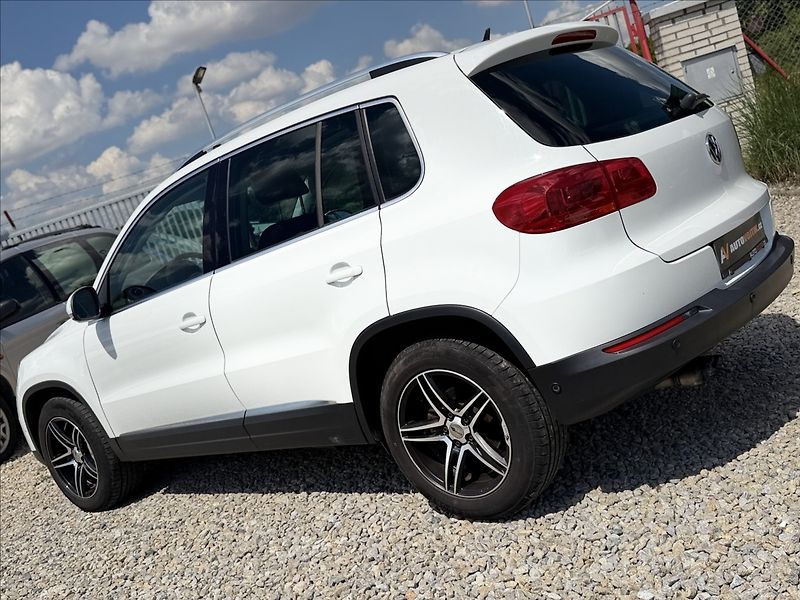 Volkswagen Tiguan 1,4 TSI PANORAMA, LED, BIXENON - fotka 8 z 36
