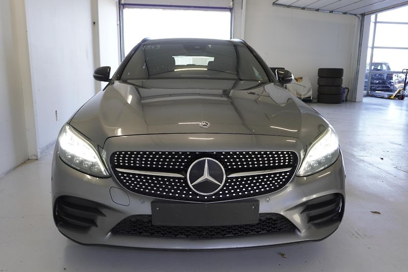 Mercedes-Benz Třídy C (2019) C300 2,0D AMG-LINE AUTOMAT - fotka 2 z 27