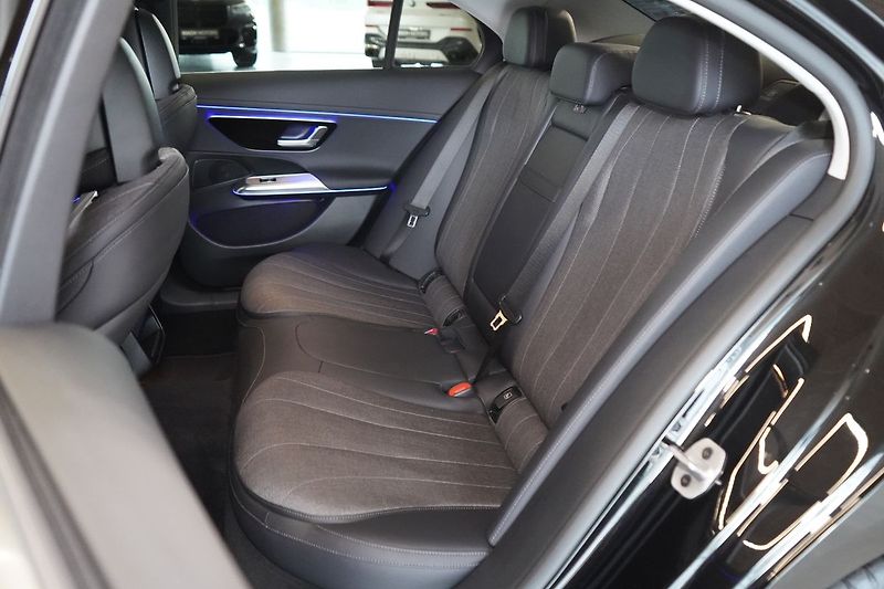 Mercedes-Benz Třídy E 220d 4MATIC, KEYLESS,DISTRONIC - fotka 41 z 43