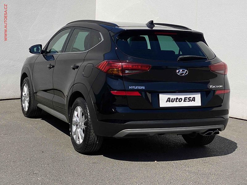 Hyundai Tucson (2019) 1.6 CRDi, AT, panor, navi - fotka 6 z 19