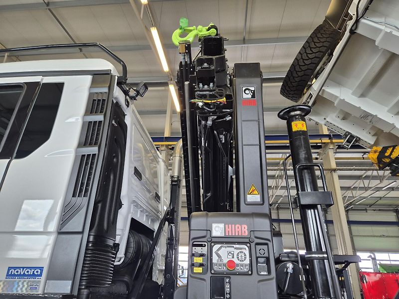 MAN TGS 33.520 6x6 RUKA HIAB SKLÁPĚČ  - fotka 35 z 39