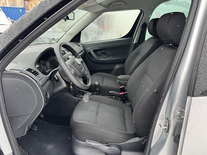 Škoda Roomster (2010) 1.2 51KW 1.MAJITEL 85000KM! - fotka 11 z 36