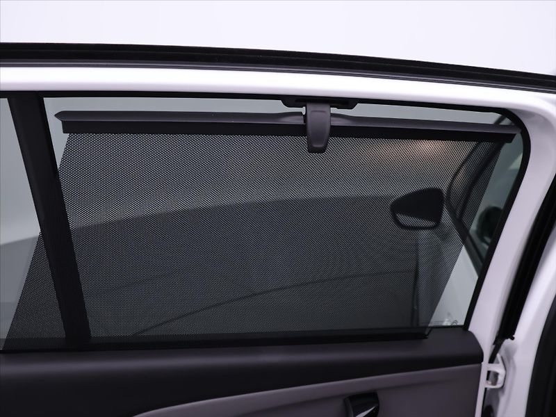 Citroën Grand C4 Picasso 1,2 PT 96kW Selection 1.Maj - fotka 21 z 28