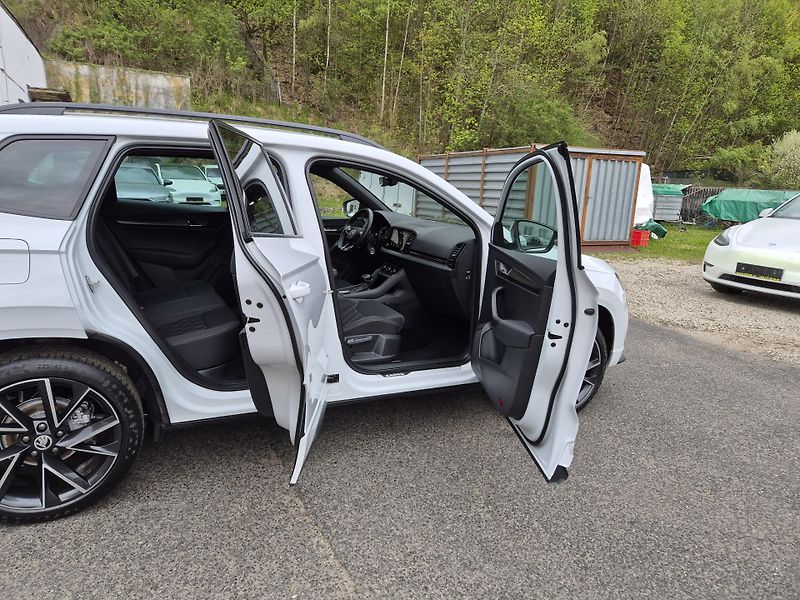 Škoda Karoq SPORTLINE 110kw 4x4 DSG   - fotka 17 z 47