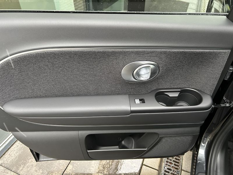 Hyundai Ioniq 9 7S 2WD STYLE COMFORT - fotka 17 z 52