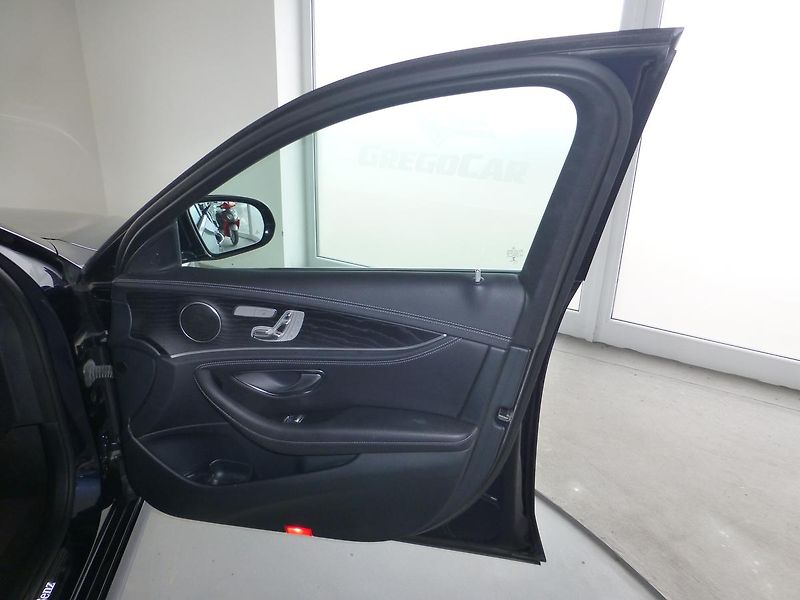 Mercedes-Benz Třídy E (2019) 220D*VYHŘ.SED**LED*4X4**KAMERA - fotka 24 z 32