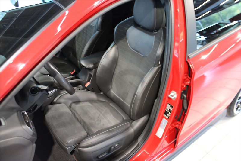 Hyundai i30 N Performance - fotka 12 z 40