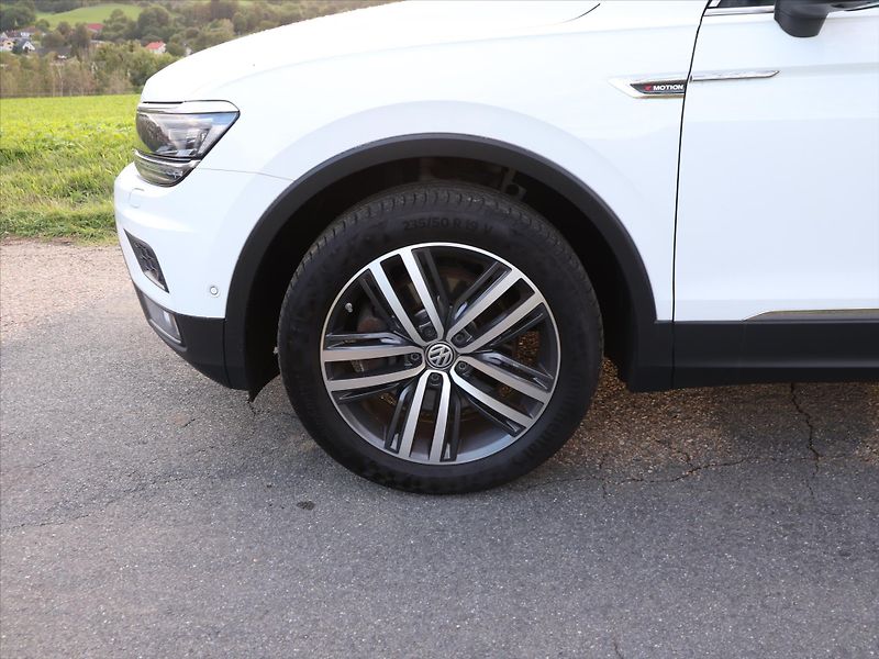 Volkswagen Tiguan Allspace 2,0 TSI 162kW DSG 4M LED 1.Maj - fotka 28 z 35
