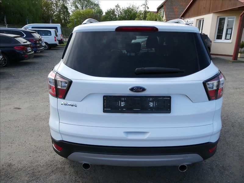 Ford Kuga 2,0 TDCi 110kW Panorama,naviga - fotka 9 z 45