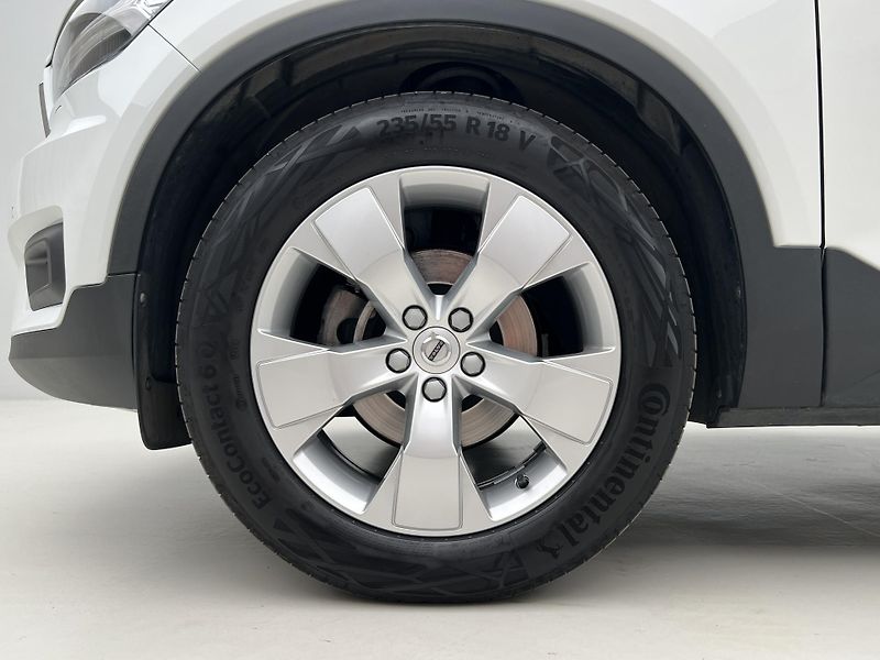 Volvo XC40 T3 MOMENTUM AUT 1. maj. - fotka 15 z 45