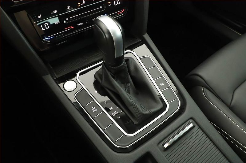 Volkswagen Passat (2023) Elegance 2.0 TDI - fotka 16 z 20