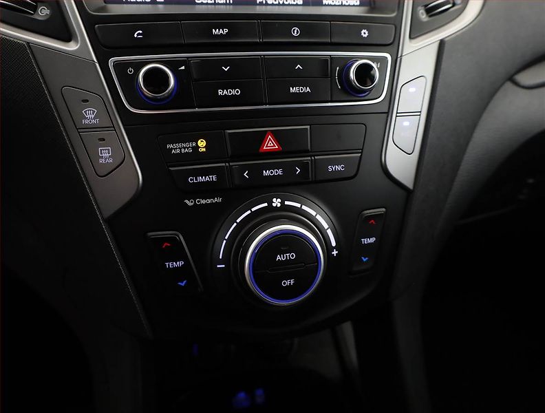Hyundai Santa Fe (2017) 2.2 CRDi Blue, 4X4, Automat - fotka 10 z 16