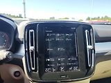 Volvo XC40 D3 2.0D Momentum Pro AT - náhled 23