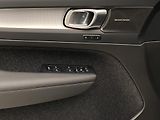 Volvo XC40 (2026) B3 AUT DARK ULTRA  - náhled 26