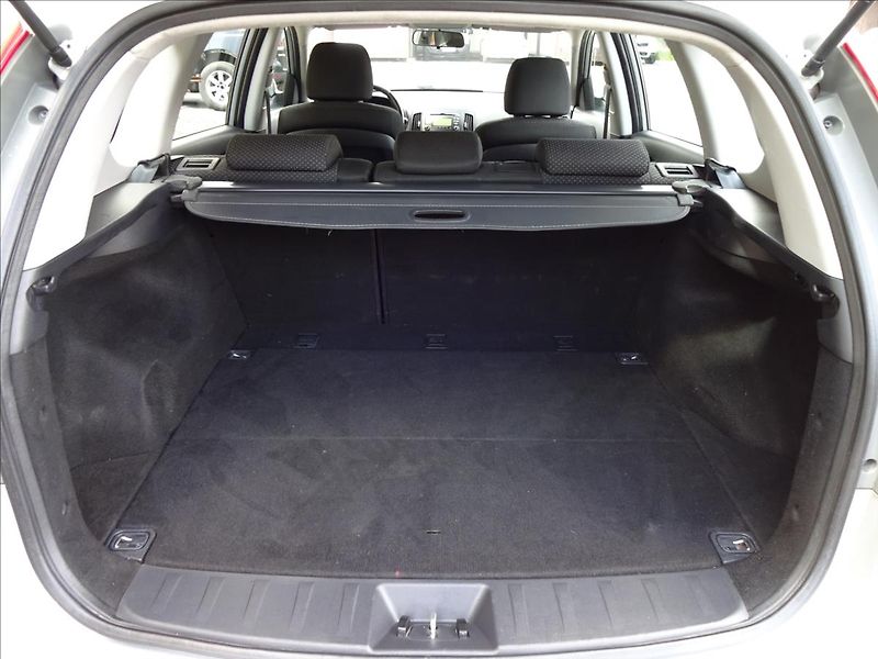 Hyundai i30 1,4i 16V 80kW LPG COMBI - fotka 22 z 46