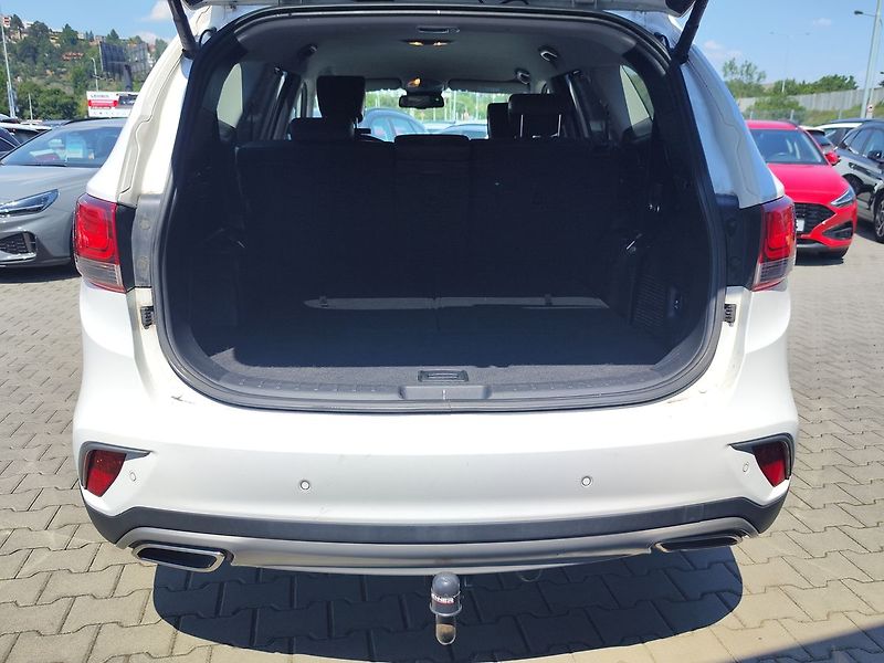 Hyundai Grand Santa Fe 2.2 CRDi/147kW Luxury AT 4x4 - fotka 9 z 43