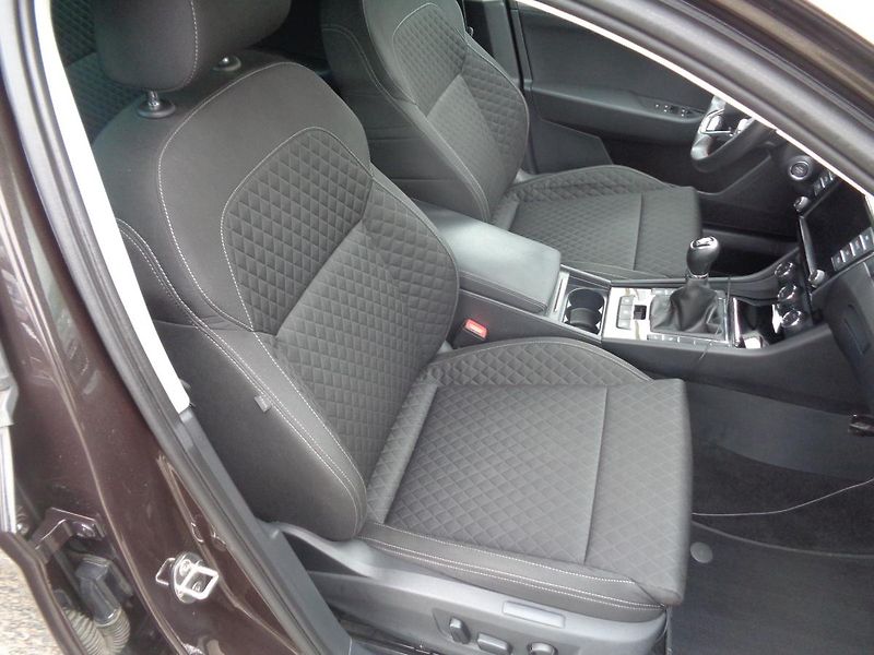 Škoda Superb 2,0 TDI - fotka 11 z 16