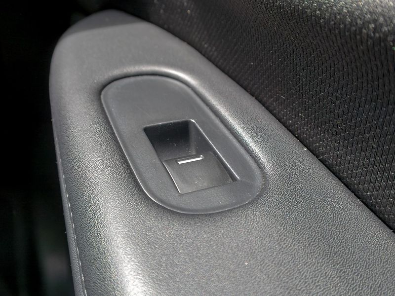 Honda HR-V (2016) 1.6D 88KW 2x ALU – WEBASTO - fotka 34 z 56