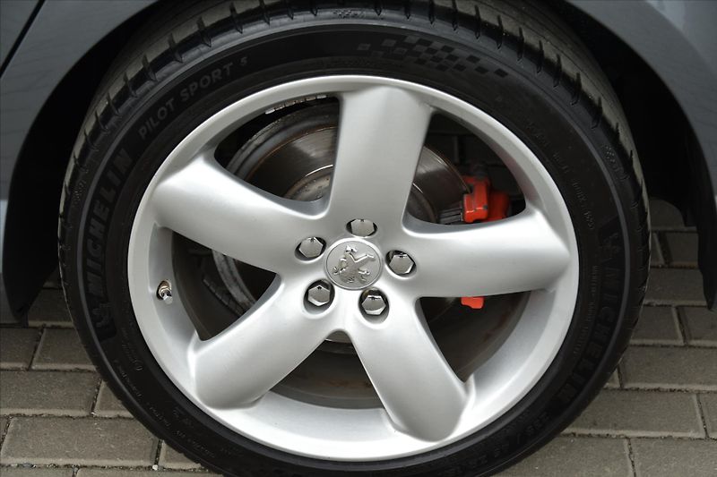 Peugeot 407 2.2 HDI 125kW PANORAMA ČR - fotka 9 z 22