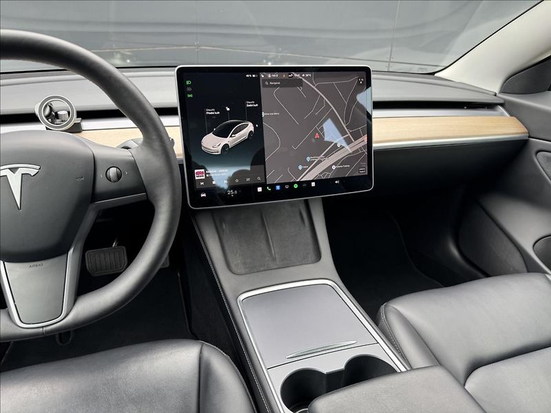 Tesla Model 3 LR REFRESH 4WD 82kWh - fotka 17 z 32