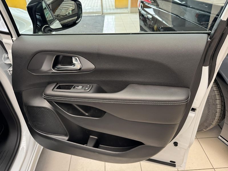 Chrysler Pacifica Grand Caravan SXT - fotka 14 z 57