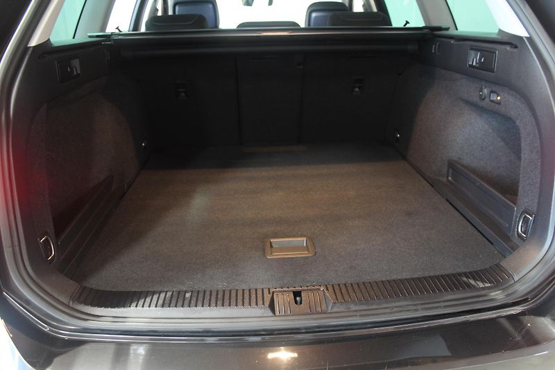 Volkswagen Passat (2022) 2.0TDI DSG Display Tažné  - fotka 21 z 39