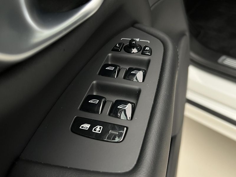 Volvo XC90 B5 AWD BRIGHT PLUS AUT 7 MÍST - fotka 48 z 49