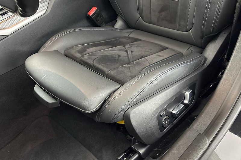 BMW Řada 3 řady 3 | 330d xDrive - fotka 7 z 27