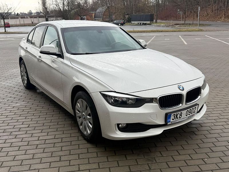 BMW Řada 3 (2014) 316i, 100kw Původ ČR - fotka 7 z 21
