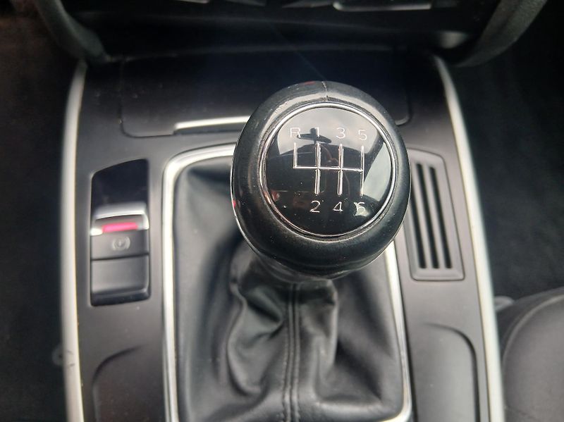 Audi A4 1.8 TFSi S-line - fotka 22 z 31